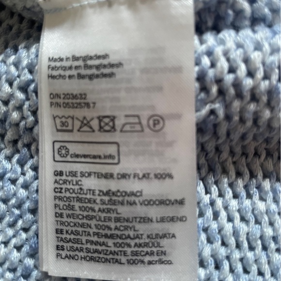 👽 v neck sweater - Picture 3 of 7